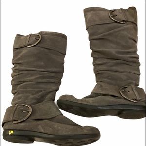 WHITE MOUNTAIN sz8 Grey leather suede side zip